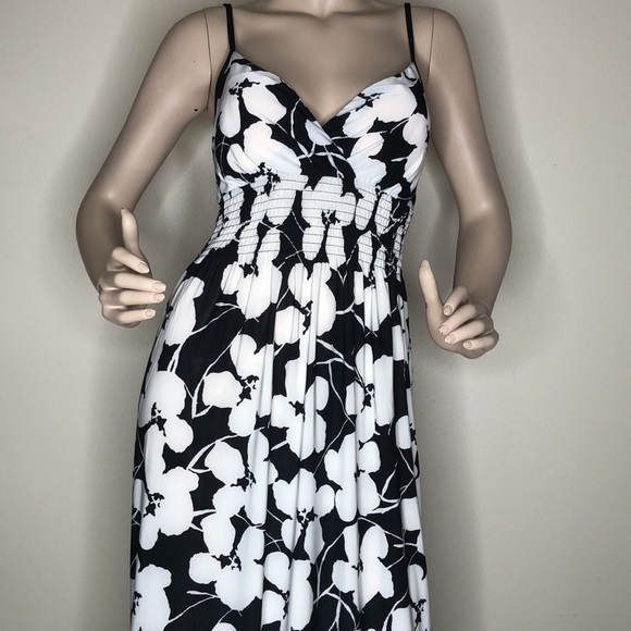 #29 Black & White Floral Maxi Dress - Picture 8 of 15
